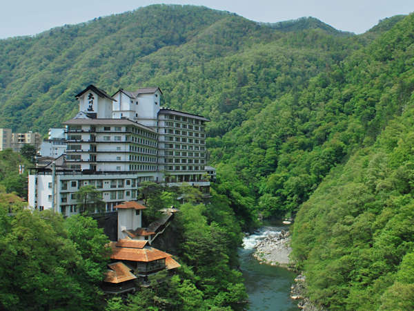 会津芦ノ牧温泉 大川荘 絶景露天風呂と美食懐石が自慢の老舗旅館の写真その1