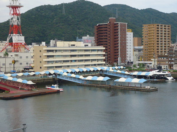 三原港より土日祝日は大久野島へ高速艇が出ています