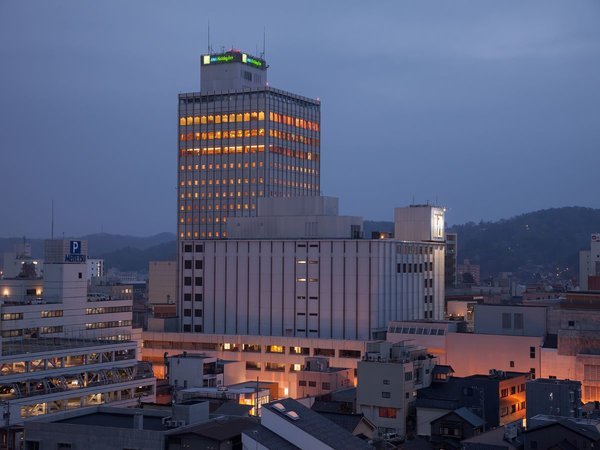 2014年3月1日にリブランドオープン♪近江町市場が目の前の１８階建て高層ホテルです。