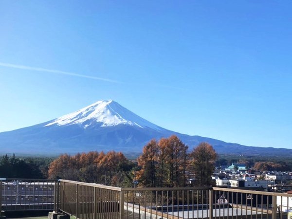 *【屋上】富士山を一望できる屋上は朝と夕方のみ開放しております。