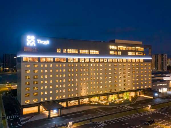【ホテル外観】博多湾を望む開放感溢れるUMIの空間、おもてなしの心でお客様をお迎えいたします。