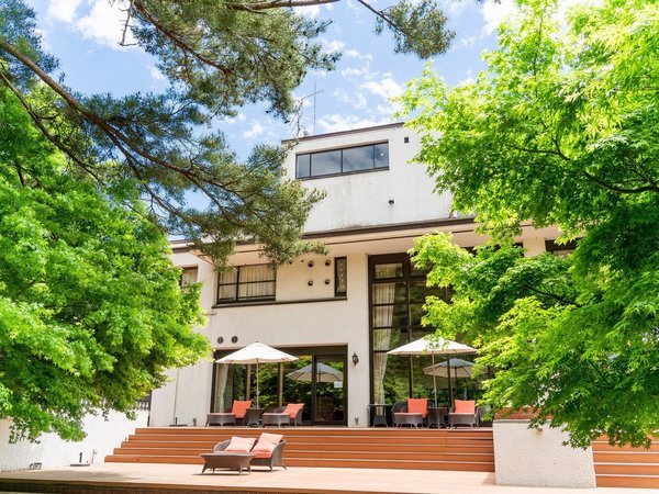 ■ホテル風か外観/初夏