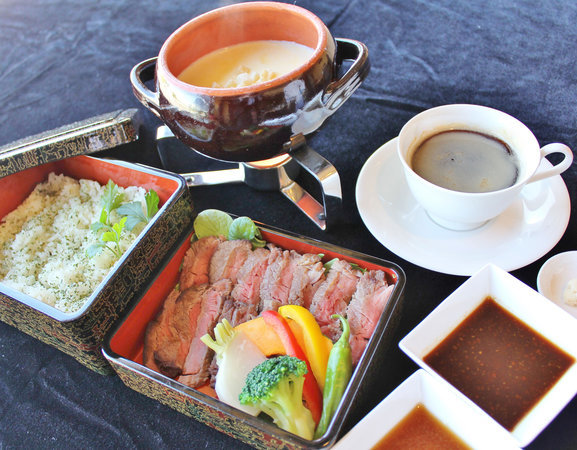 朝食「ステーキ重」