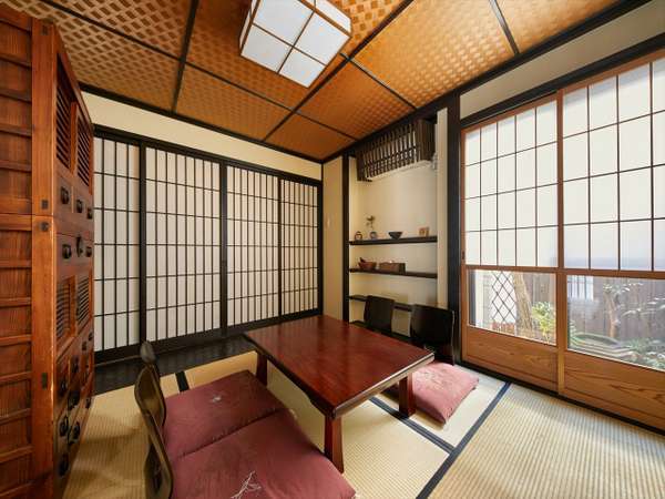 京町家の風情を味わうことの出来る、１日１組限定の贅沢な宿。