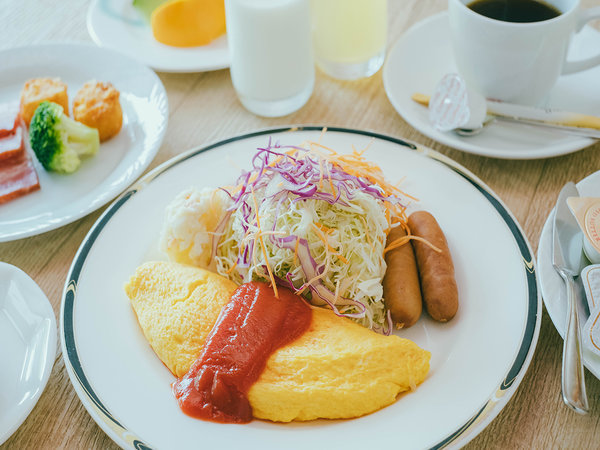 【朝食～洋食～】焼きたてのふわふわオムレツ♪