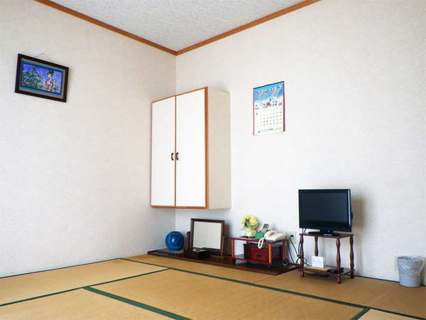 *客室一例/1名様から4名様までお寛ぎ頂ける、純和風の畳のお部屋です。