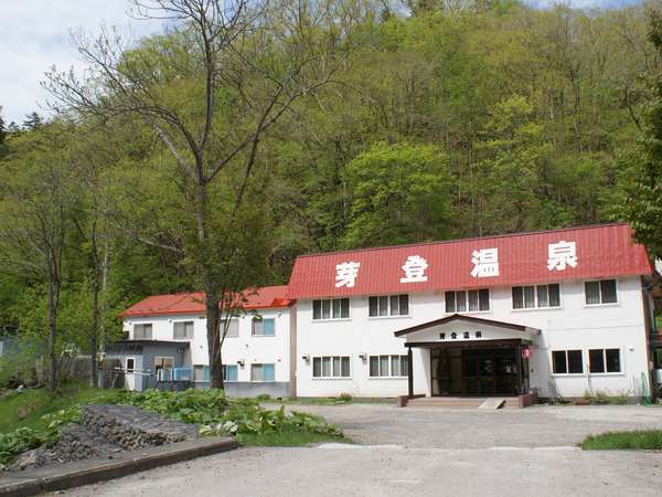 芽登温泉の新緑の季節