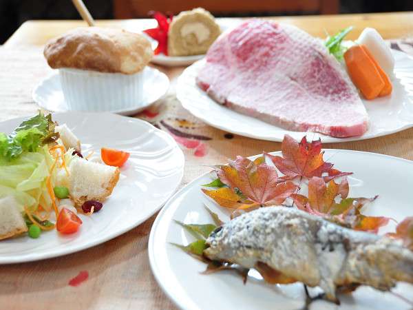 地産地消の手作りコースを熱々でどうぞ