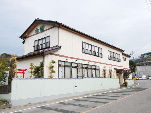 ■【外観】群馬県太田市・やぶ塚温泉の入り口に当館はございます