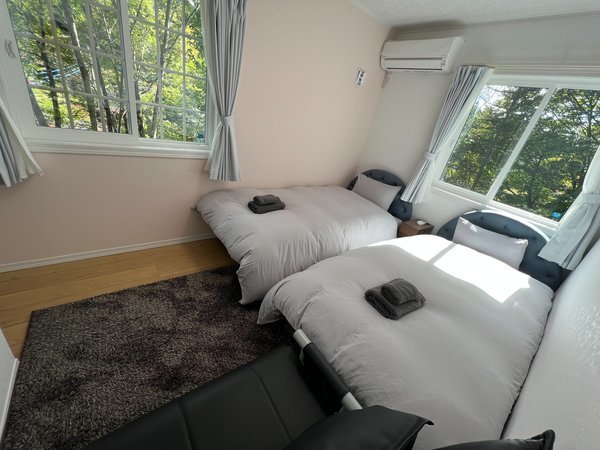 寝室３名部屋(シングルベッド2台＋ソファーベッド1台)