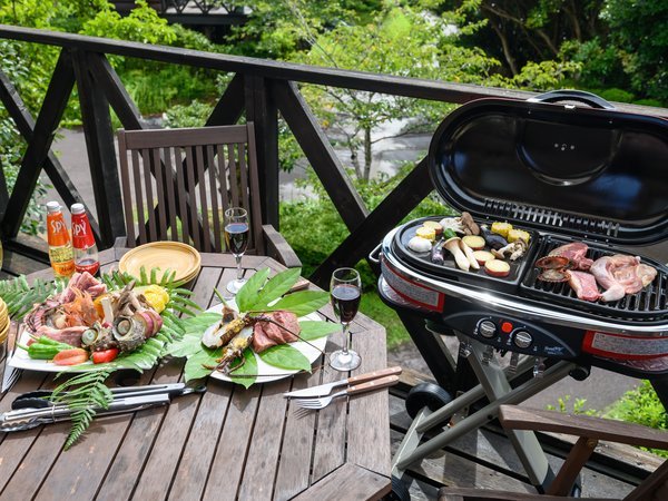 各お部屋に個別のBBQスペースを完備。志摩の食材をご賞味ください。