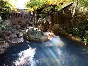 【ぎんねずの湯】筑後川源流沿いの露天風呂（男女別の露天風呂です）