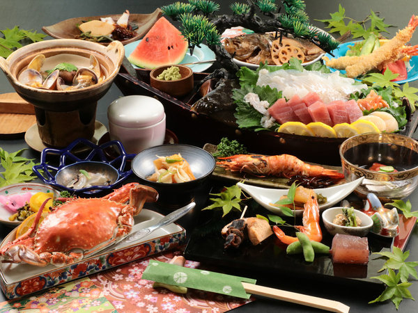 夕食◆旬の魚介類をたっぷり盛り込み、舟盛メインのスタンダード料理コース*