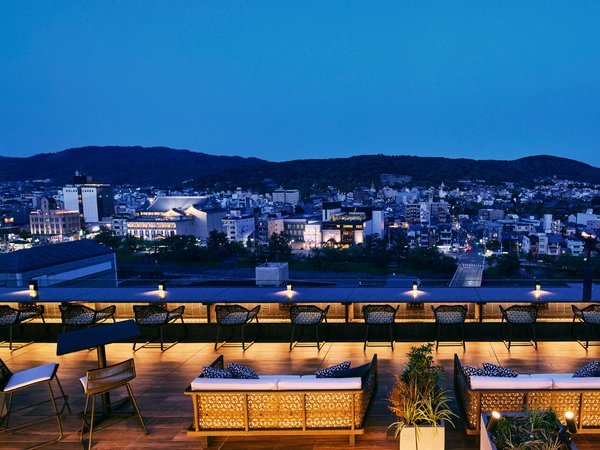 ルーフトップラウンジ「空庭テラス」　京の夜の表情と出逢う、ここでしか味わえないロマンティックな夜