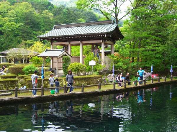 鬼怒川温泉で一番大きな釣堀