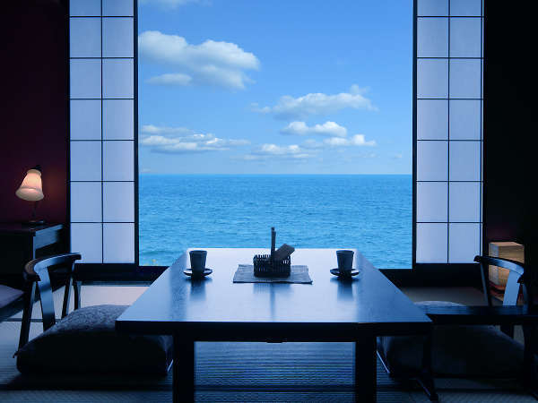 【オーシャンビュー客室】勝山海岸を一望できるオーシャンビューのお部屋