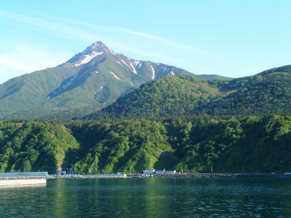 利尻山と旅館雪国