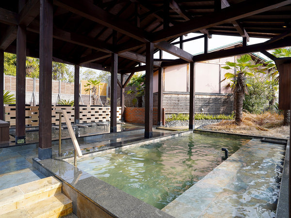【宿泊特典】 寿ノ湯にある「7種の異なるお風呂」は、滞在中何度でも楽しめる♪
