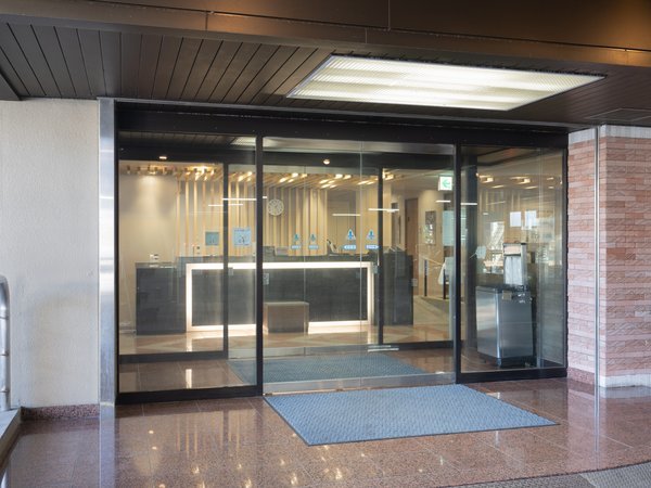 【ホテルエントランス】和歌山市駅徒歩3分!