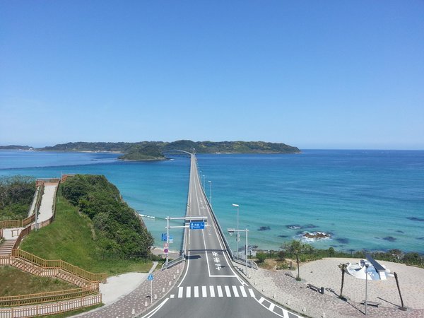 県内屈指の絶景スポット【角島大橋】コバルトブルーの海を眺めながら絶景ドライブ♪