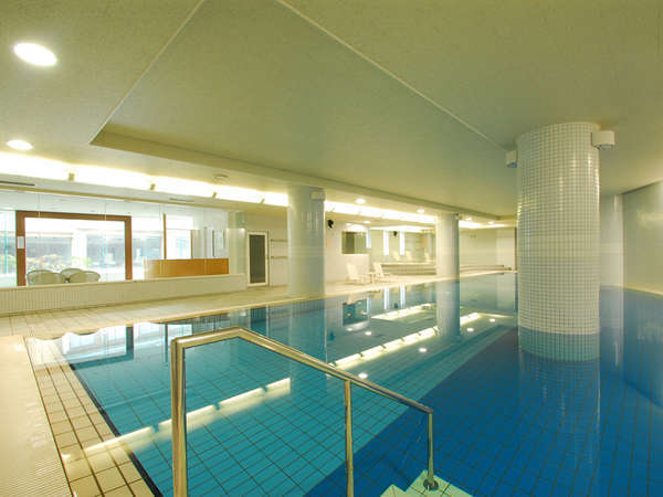 *【アクアクラブ】宿泊者利用無料！全長18mの温水プール。オールシーズンご利用いただけます。