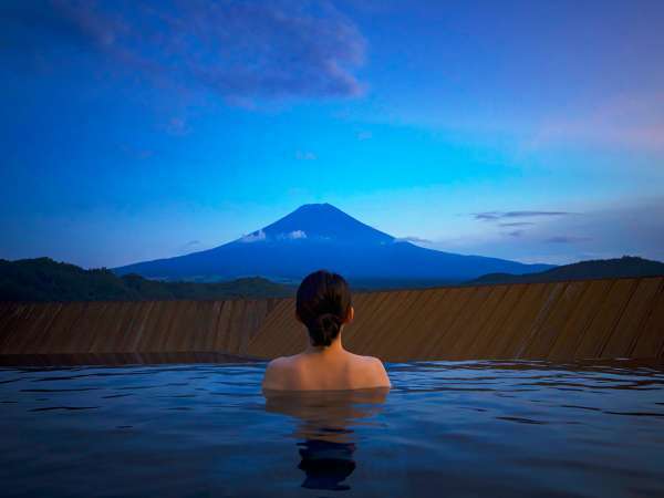 露天風呂富士山／富士山と向かい会う絶景の屋上露天風呂（男女入れ替え制）