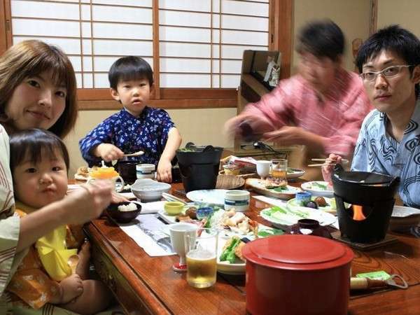 当館はできる限り【お部屋食】でご用意しています。ゆっくりお食事をお楽しみください。