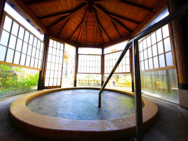 天橋立の成相温泉で癒される2つのお風呂です。男女別のお風呂をご用意しており、朝夕で入れ替えています