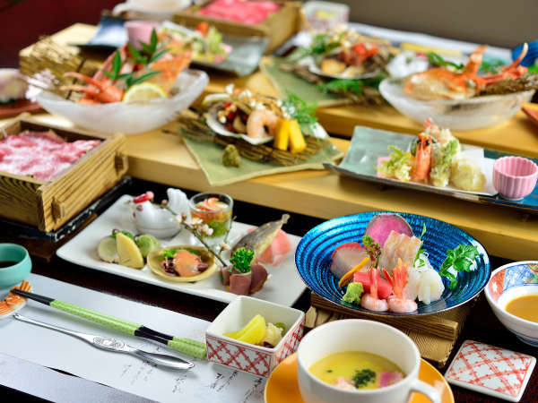 *夕食一例/蟹×魚×牛　見た目にも美しいお料理をぜひご堪能ください。