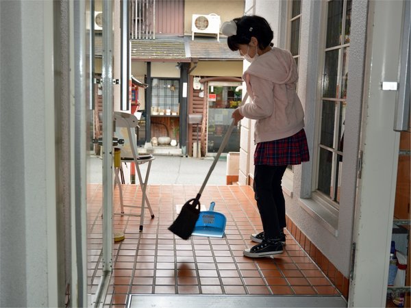 ホテル　古っ都ん100%（こっとん100％）のプラン「＜十輪院で朝のお勤め／素泊まり＞参加自由！奈良町の古寺で朝勤行と体験作務に挑戦」