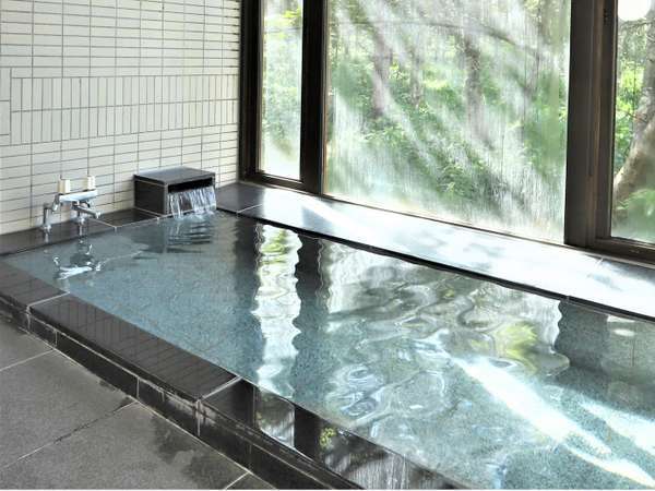 鶴居村の天然水を使用したお風呂。おふたりで、ご家族で、ゆったりとお使いください。