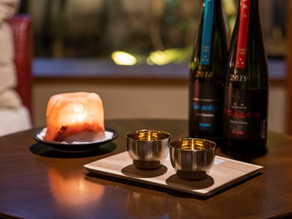 日本酒ラウンジは、各種限定酒を取り揃えております♪あなたに合った日本酒を探してみては？