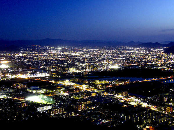 夜景側ツインから見る、高松市の夜景