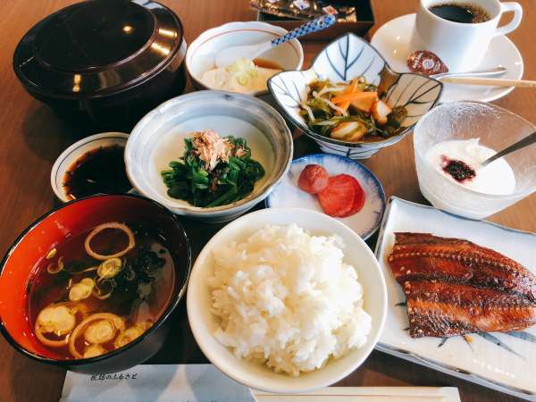 【　朝食写真（一例）】　ビジネス・滞在の方に好評の手作り朝食です♪