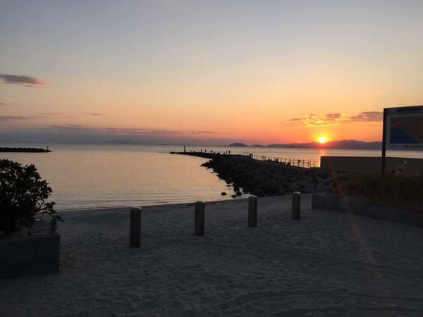 阿万海水浴からの沈む夕陽