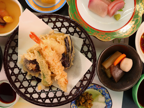 季節に応じた食材を使用した天ぷらは絶品です♪