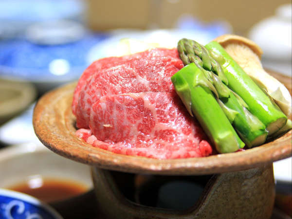 *【夕食一例】青森県産牛の陶板焼
