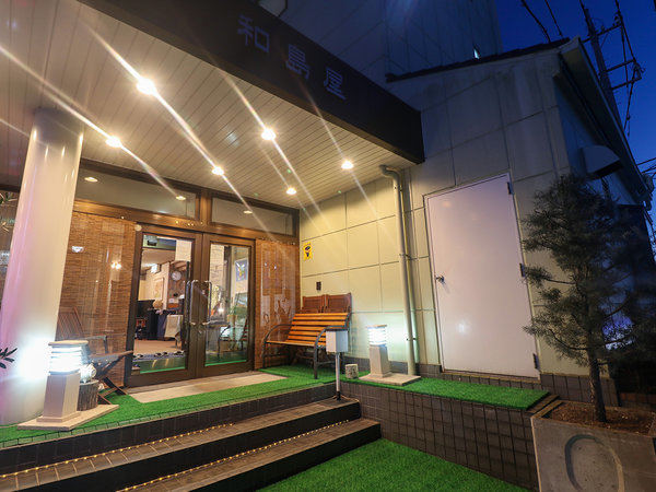 ＃夜外観　西那須野駅から徒歩圏内の好立地。ビジネスに最適です。