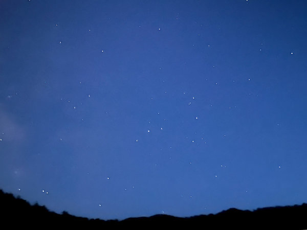 ログハウスからの星空