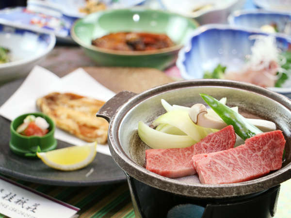 ■【お料理】夕食一例。会津牛の陶板焼きとイワナを贅沢に味わえます☆