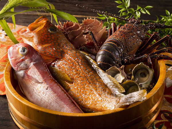 長崎佐世保は「新鮮で美味しい魚介類の宝庫」！年間を通して新鮮な旬の魚介類をご提供♪