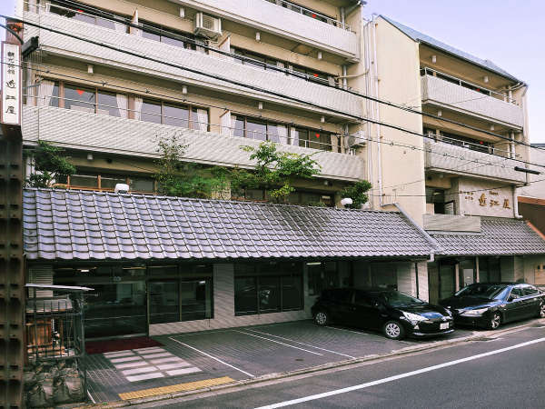 東本願寺の門前宿として誕生 伝統と歴史に触れる ホテル近江屋の写真その1