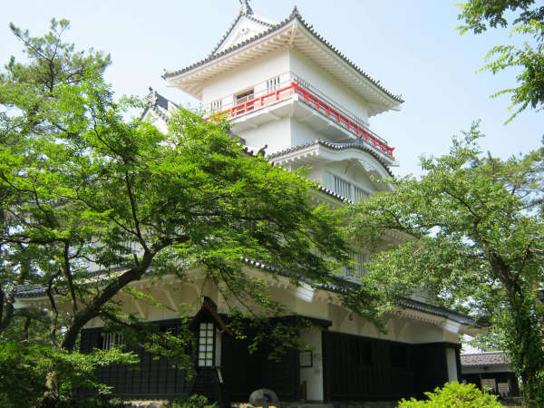 ◆千秋公園：佐竹藩二十万石の久保田城跡（当館から徒歩約20分/車で約5分）