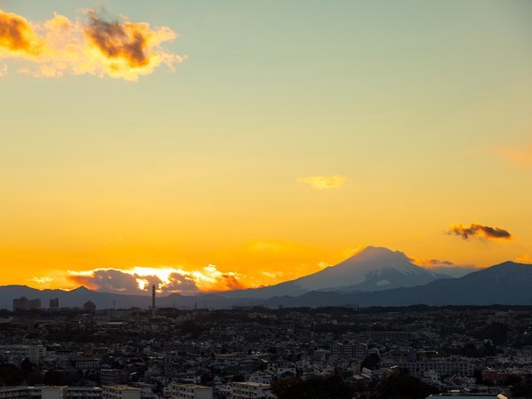 一部の街側客室からご覧いただける景色（一例）