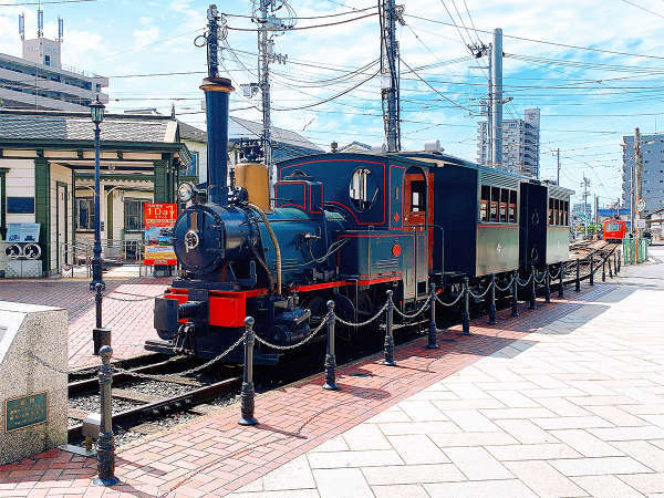 坊っちゃん列車は松山市内で土・日のみ運行しております。道後温泉には模型があり、撮影が可能です。