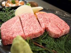 安全安心【牛個体確認証明番号】の付いたA5等級の極上肉のみを使用しております