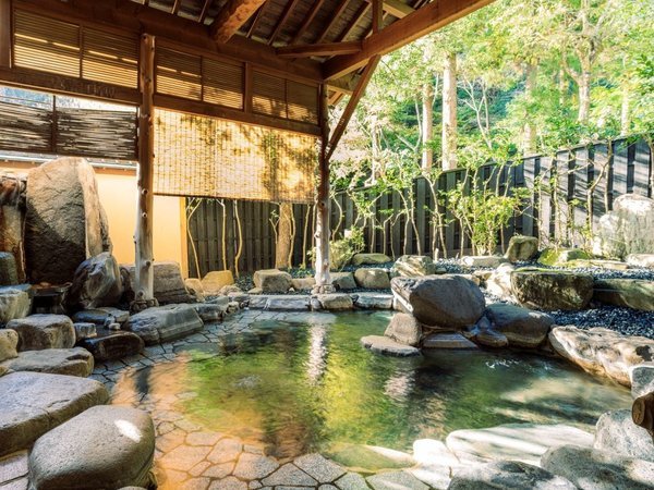 当館自慢の露天風呂「露の湯」