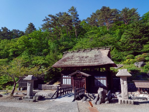 かつての湯治場の雰囲気を今もなお語り継いでいます。