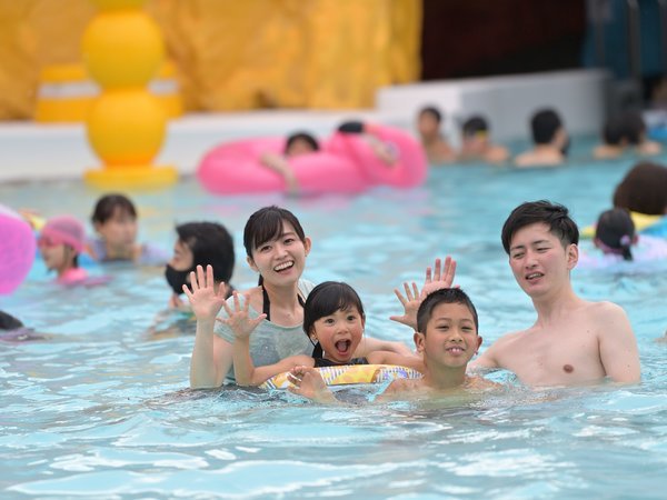 大人から子どもまで楽しめる日本最大級の温泉テーマパーク