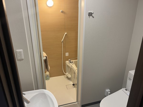 ビジネスホテルでは珍しく浴室が独立しているためゆっくりと入浴できます。